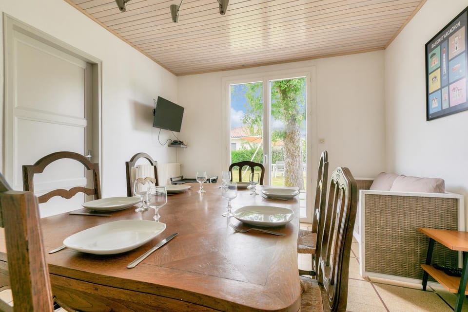 TV and multimedia, Dining area