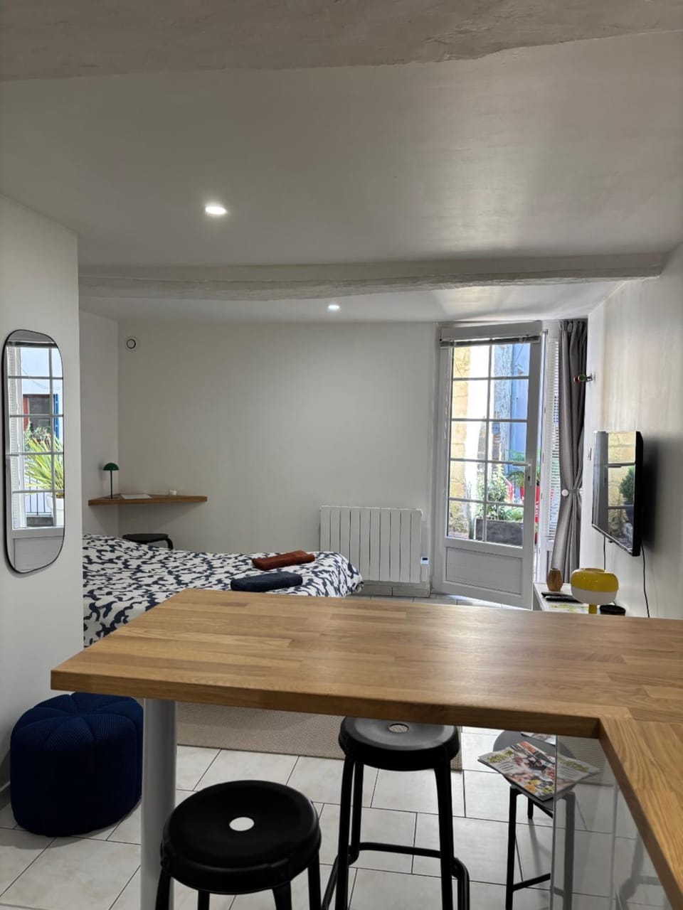 Photo of the whole room