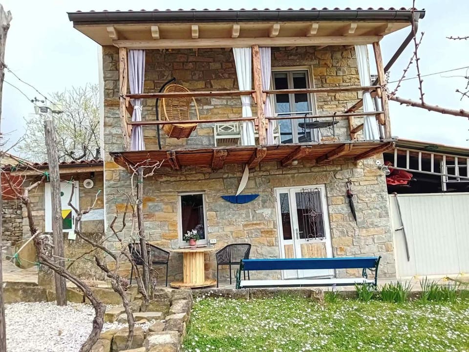 Istrian stone house ŽIŽOLA Apartment in Slovenia