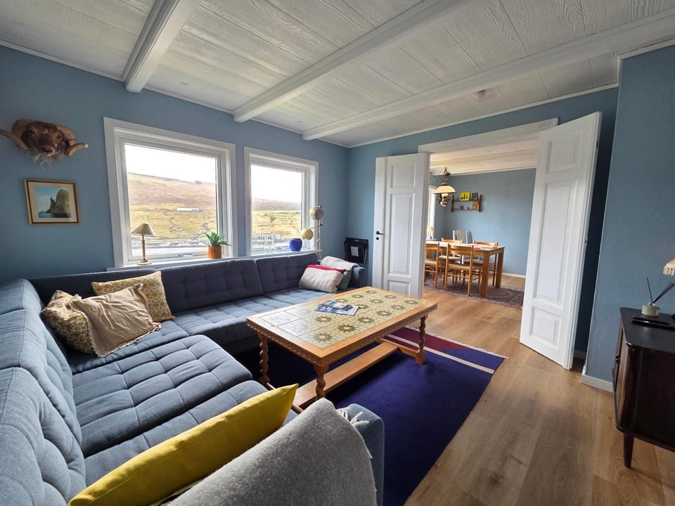 Living room, Seating area
