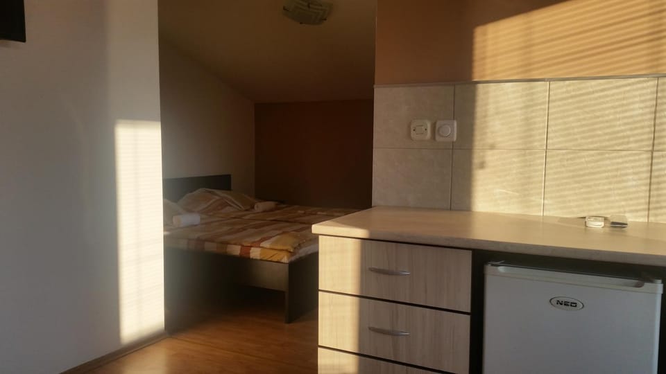 Spring, Day, Bedroom