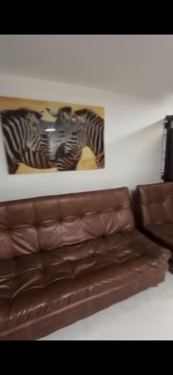 CÓMODO APARTAMENTO CERCA De TODO EN ENVIGADO Apartment in Envigado