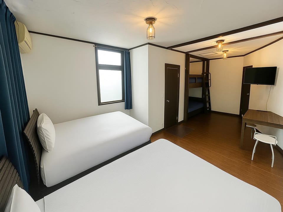 Bed, Bedroom, bunk bed