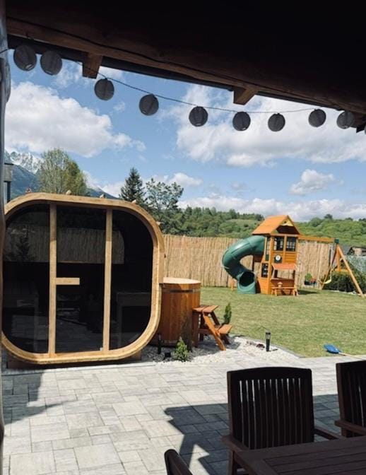 Lesný Chalet with Jacuzzi and sauna, 4 km from Starý Smokovec Chalet in Slovakia