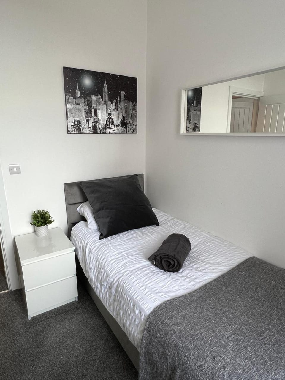 ResiLets - Brighton Road, Central, 2 Mile From NCL Apartment in Gateshead