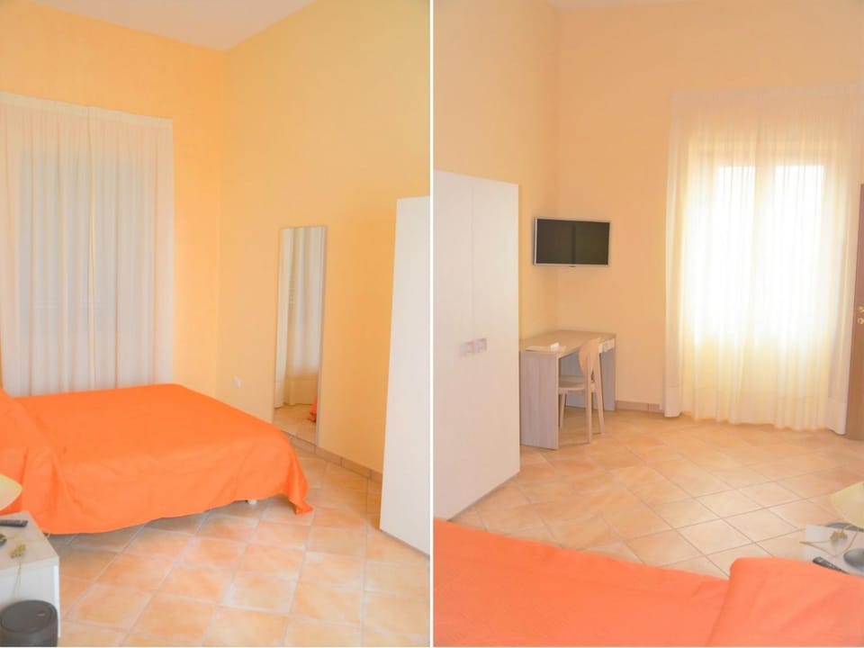 Bed, TV and multimedia, Photo of the whole room, Bedroom