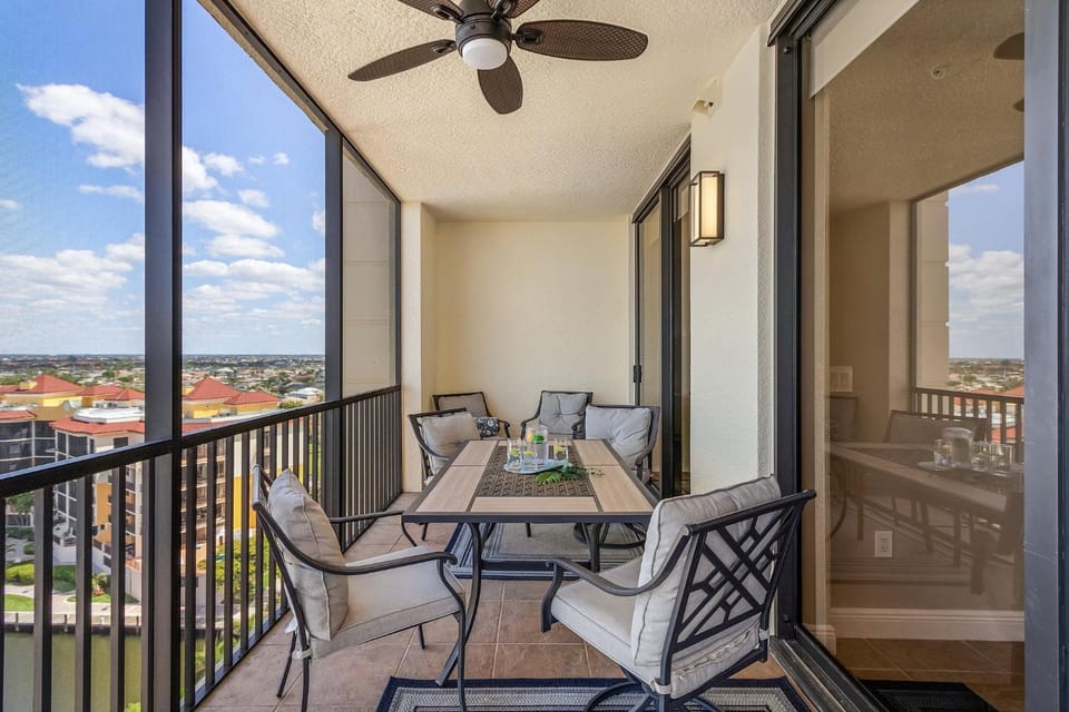Luxurious High-Rise Haven with Balcony - Condo Cape Escape - Roelens Vacations House in Cape Coral