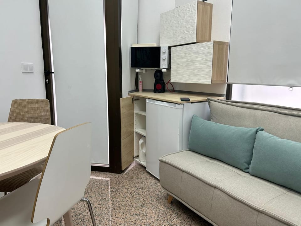 Kitchen or kitchenette, Living room