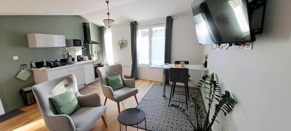 TV and multimedia, Living room, Dining area, kitchen