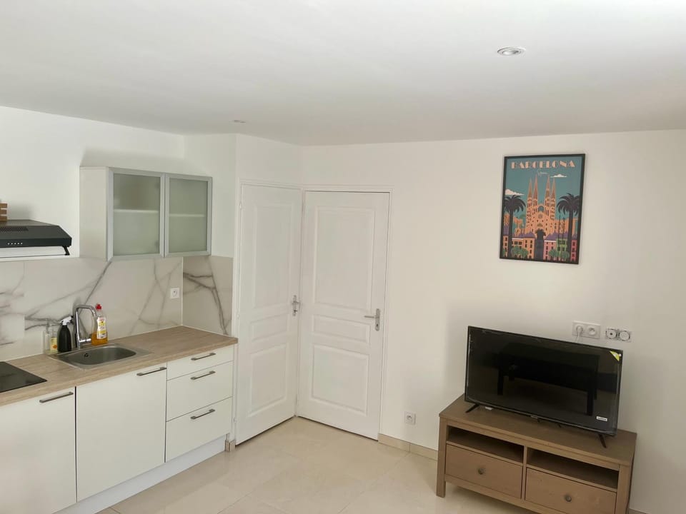 Gzenaya 2 Apartment in Avignon