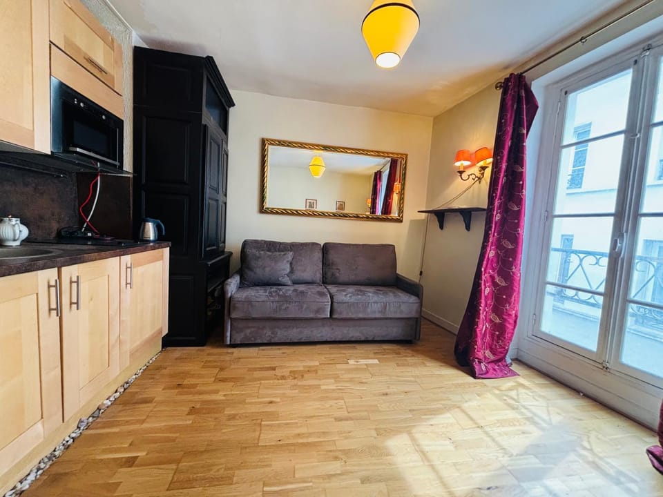 Studio 150m to Notre Dame Apartment in Paris