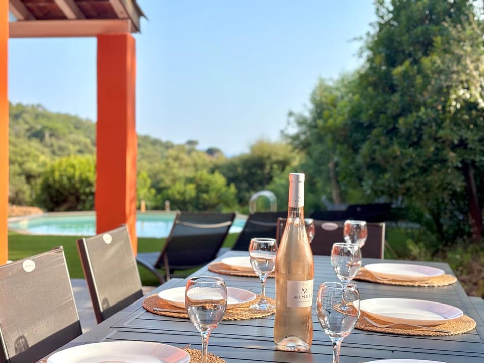 Patio, Natural landscape, Garden, Dining area, Garden view, Swimming pool, Swimming pool