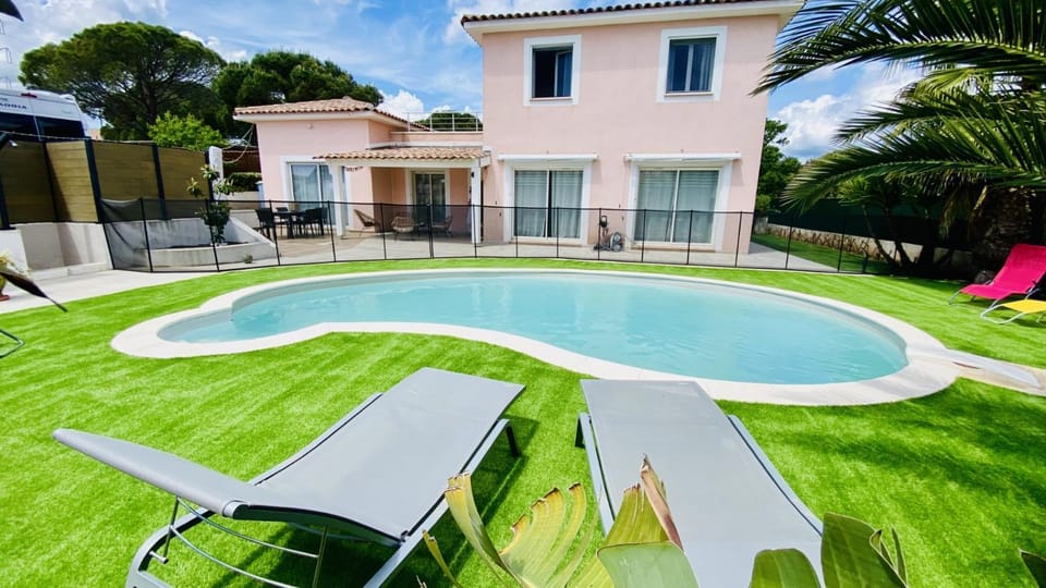 Villa ROSÉA DU VAR in PACA Piscine Privée 10mn de Fréjus Villa in Roquebrune-sur-Argens