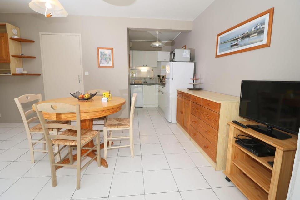 TV and multimedia, Kitchen or kitchenette, Dining area