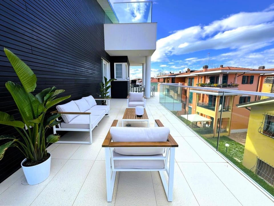 Patio, Day, View (from property/room), Seating area, Dining area