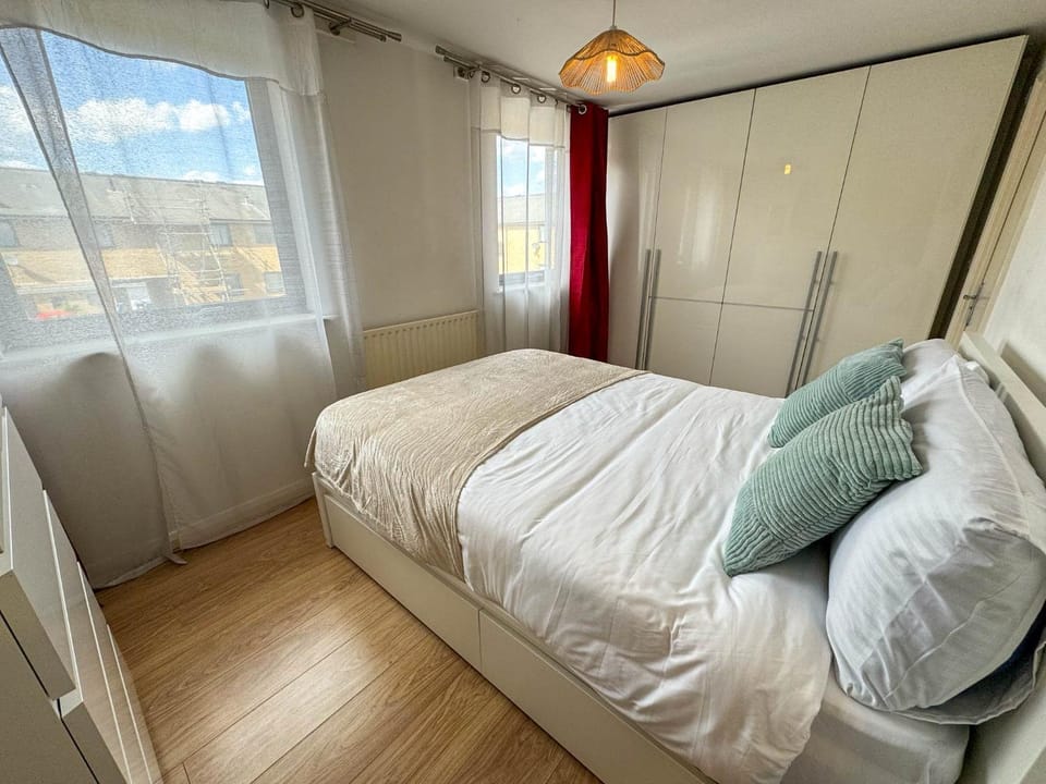 Bed, Bedroom, wardrobe