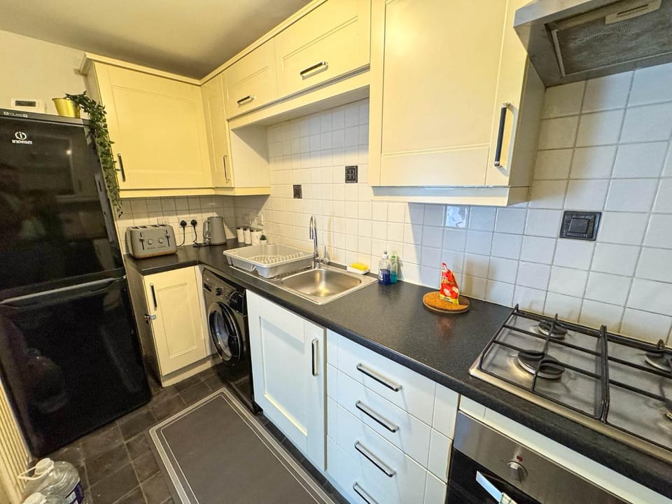 Kitchen or kitchenette, kitchen