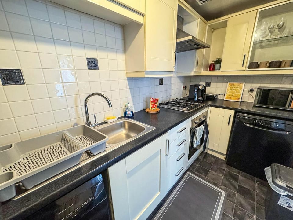 Kitchen or kitchenette, kitchen