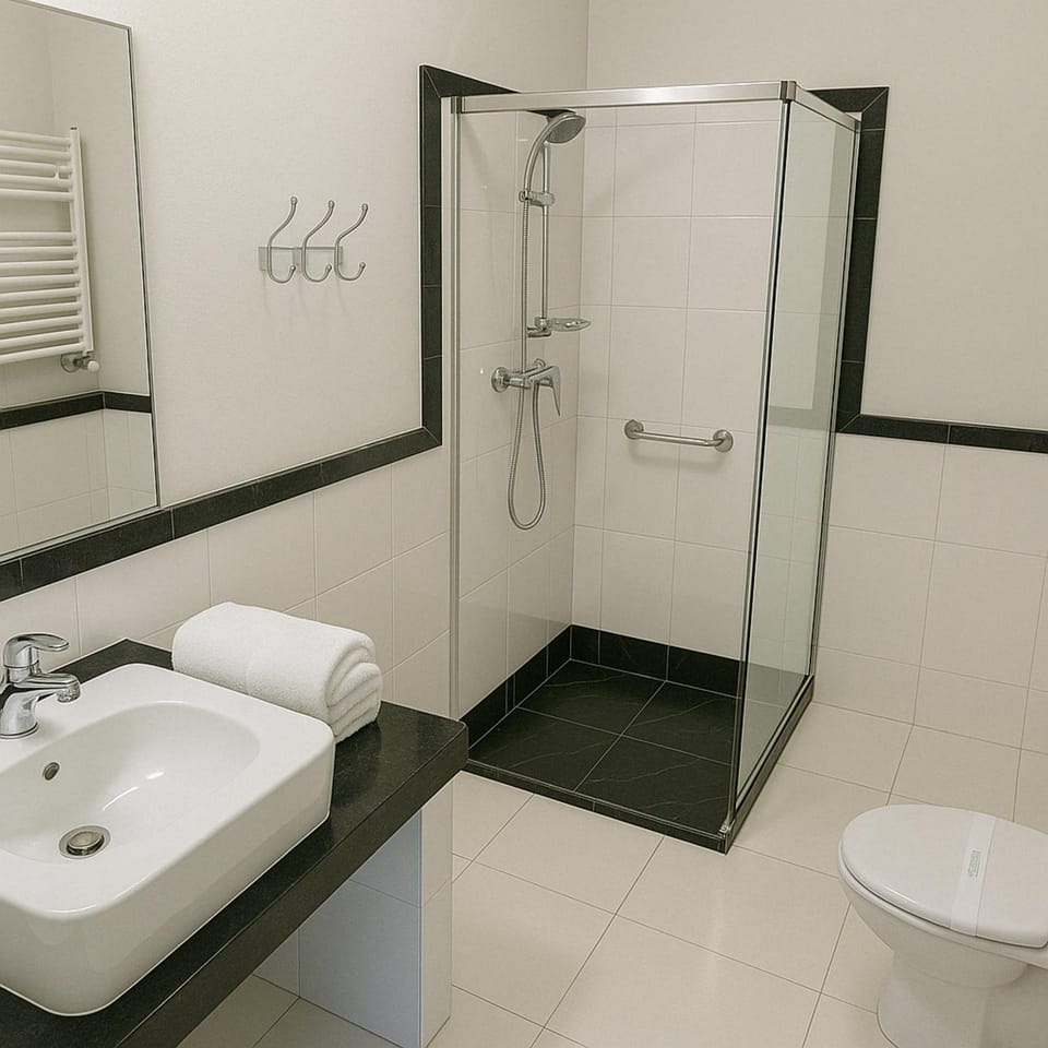 Shower, Toilet, Bathroom, towels