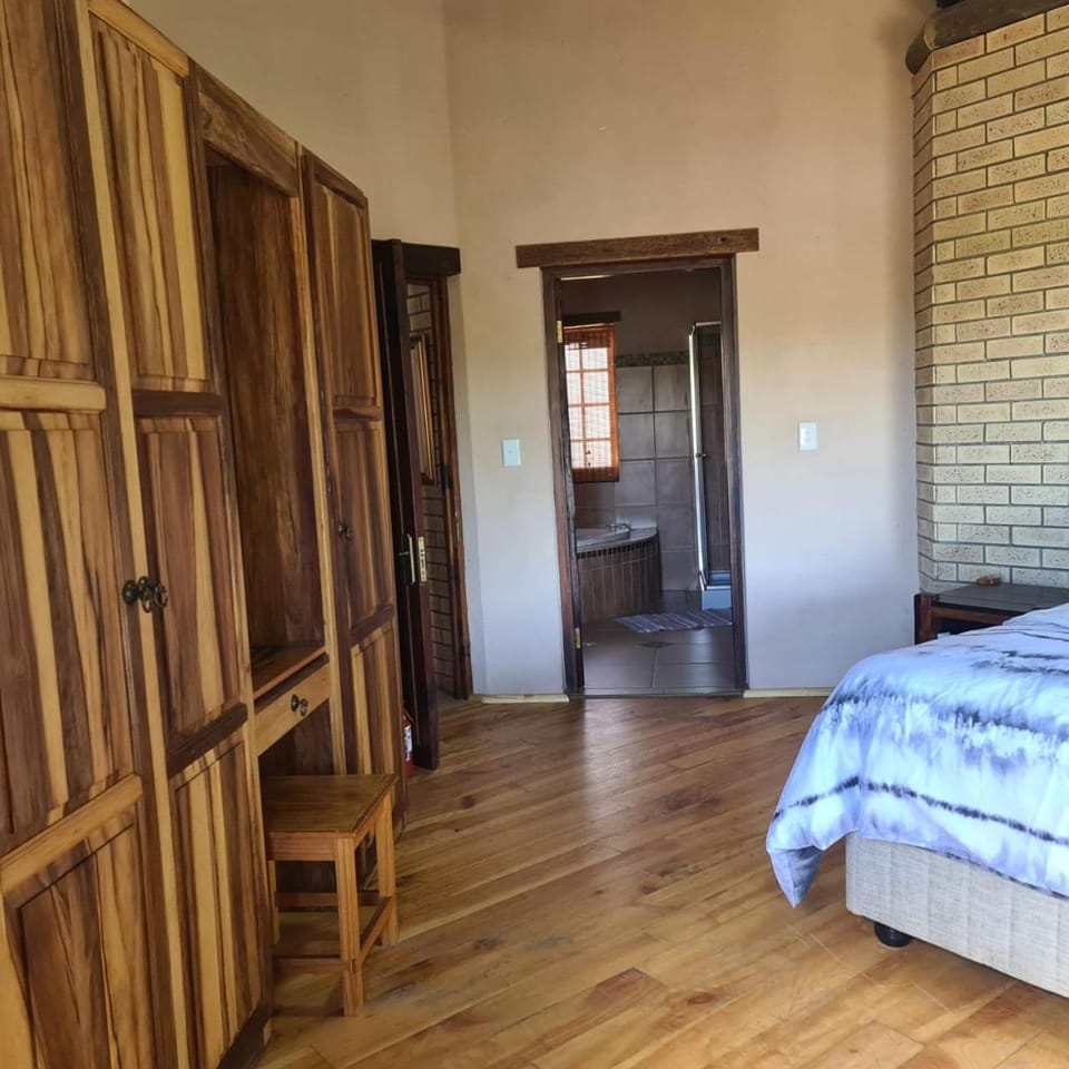 Photo of the whole room, wardrobe