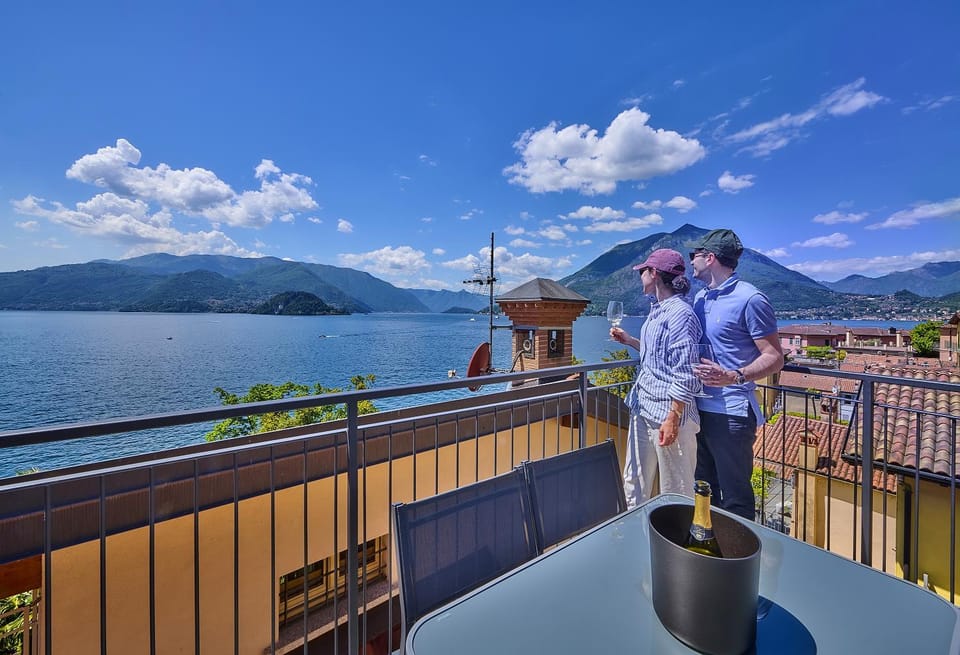 Balcony/Terrace, Lake view