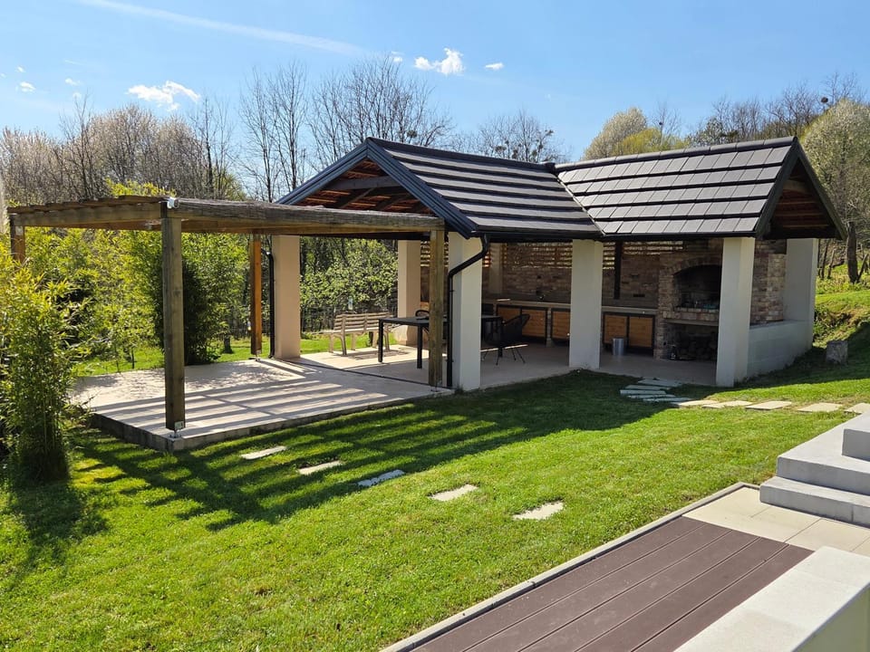 RosehipHill House in Croatia