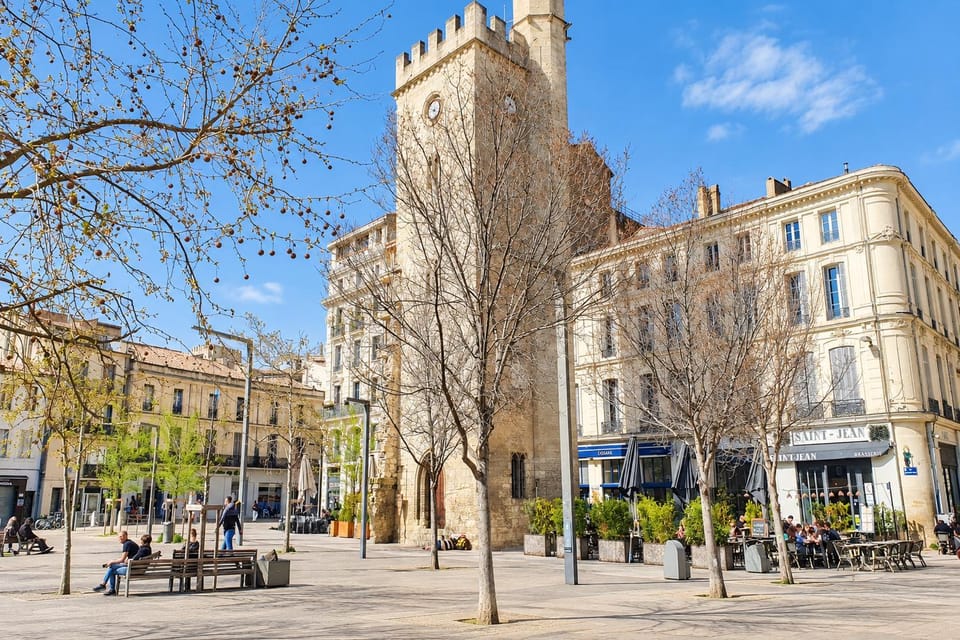 Nearby landmark, City view, Location