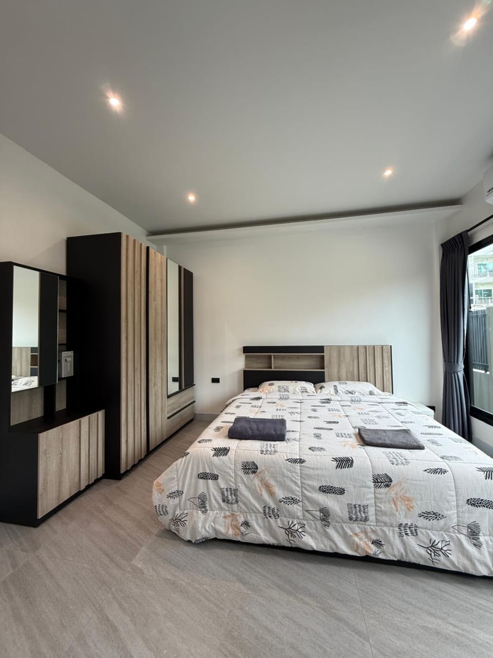 Bed, wardrobe