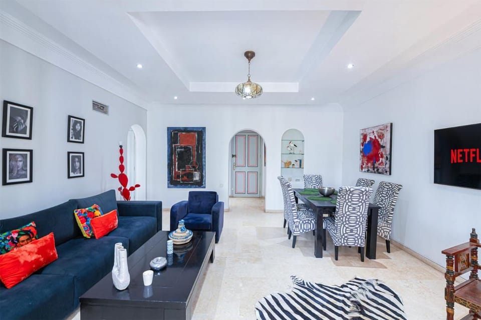 TV and multimedia, Living room, Seating area, fireplace