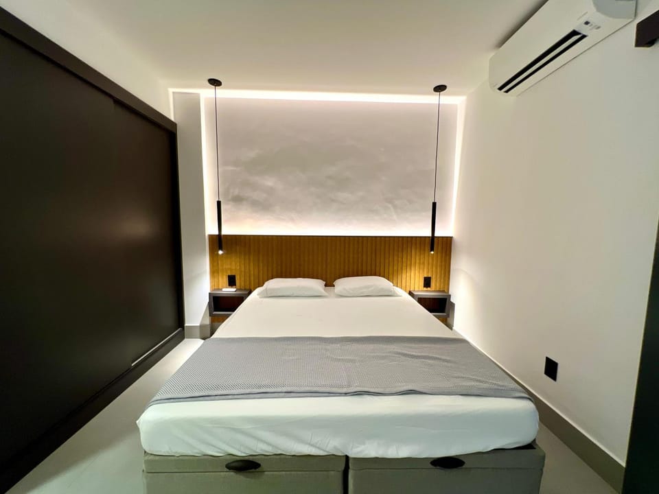 Bed, Photo of the whole room, Bedroom, air conditioner