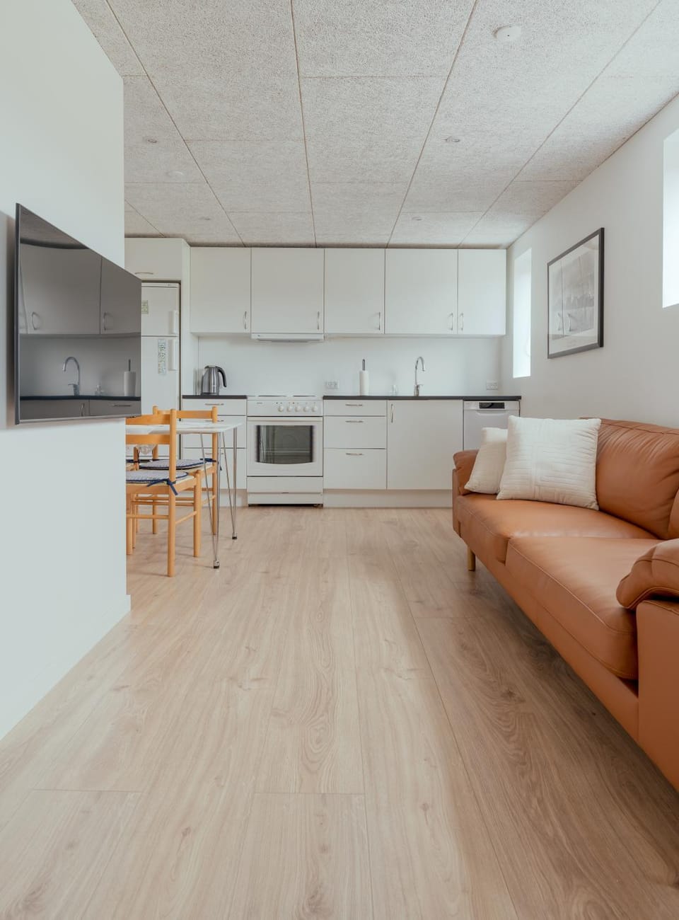 Kitchen or kitchenette, Living room, Seating area