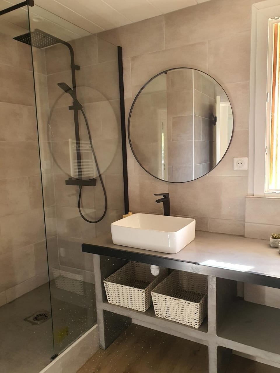 Shower, Bathroom, towels