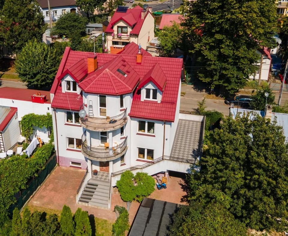 Property building, Garden, Balcony/Terrace