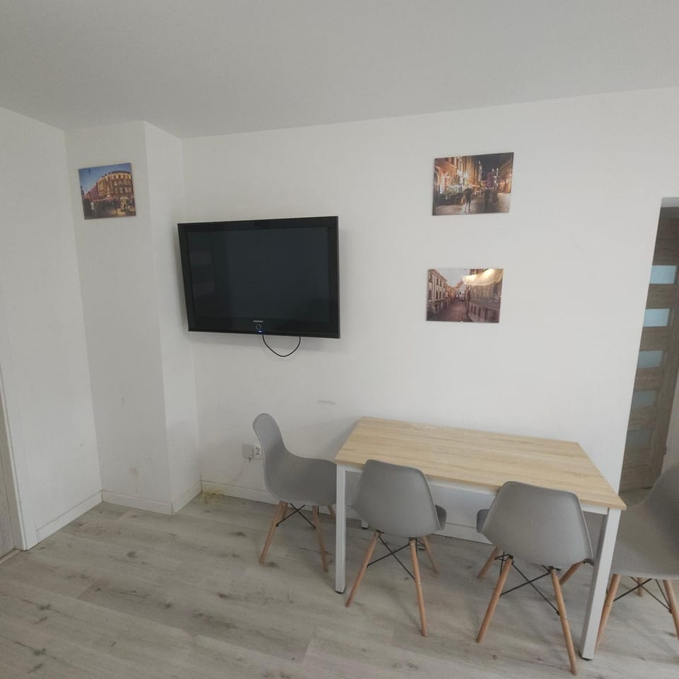 TV and multimedia, Dining area, Evening entertainment