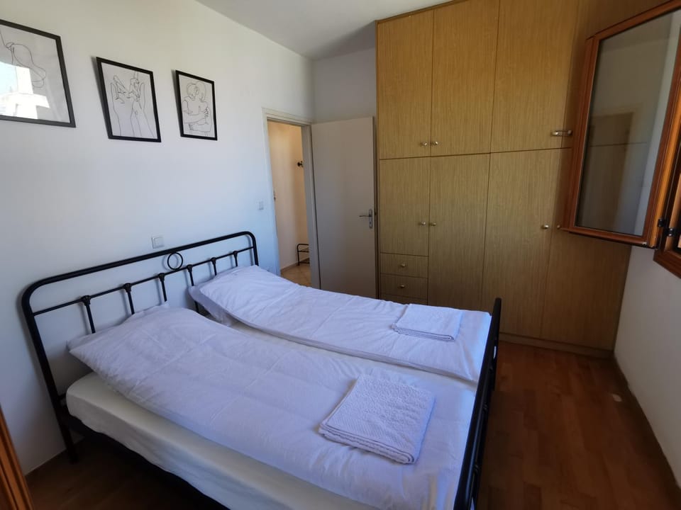 Bed, Photo of the whole room, Bedroom, wardrobe