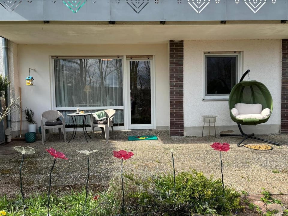 Day, Garden, Seating area, Garden view