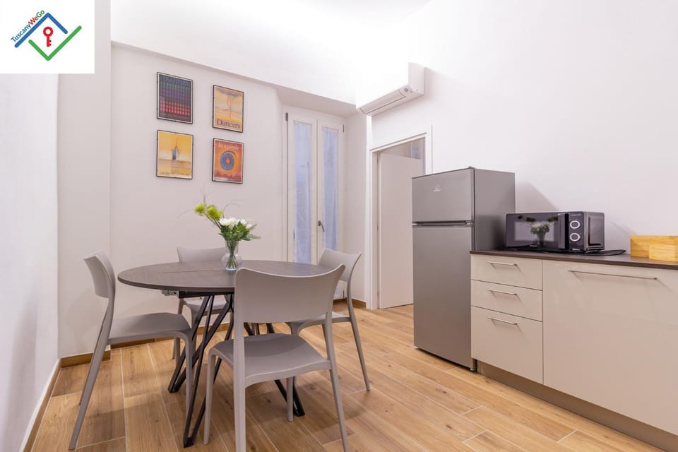Dining area, kitchen