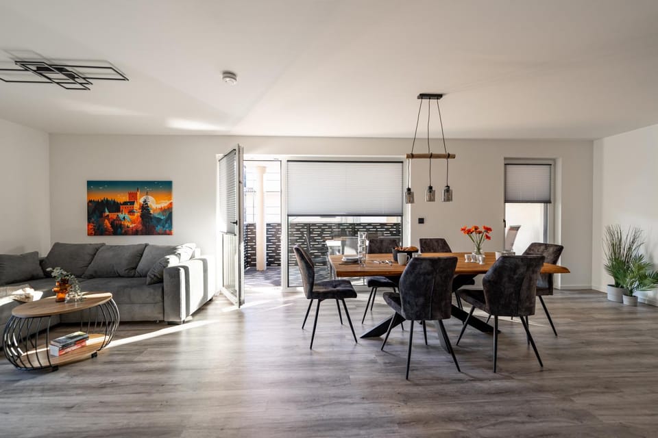 Living room, Seating area, Dining area