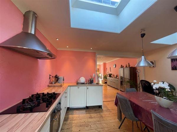 Kitchen or kitchenette, kitchen