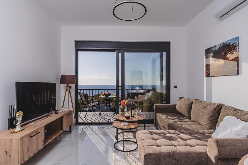 Living room, Sea view