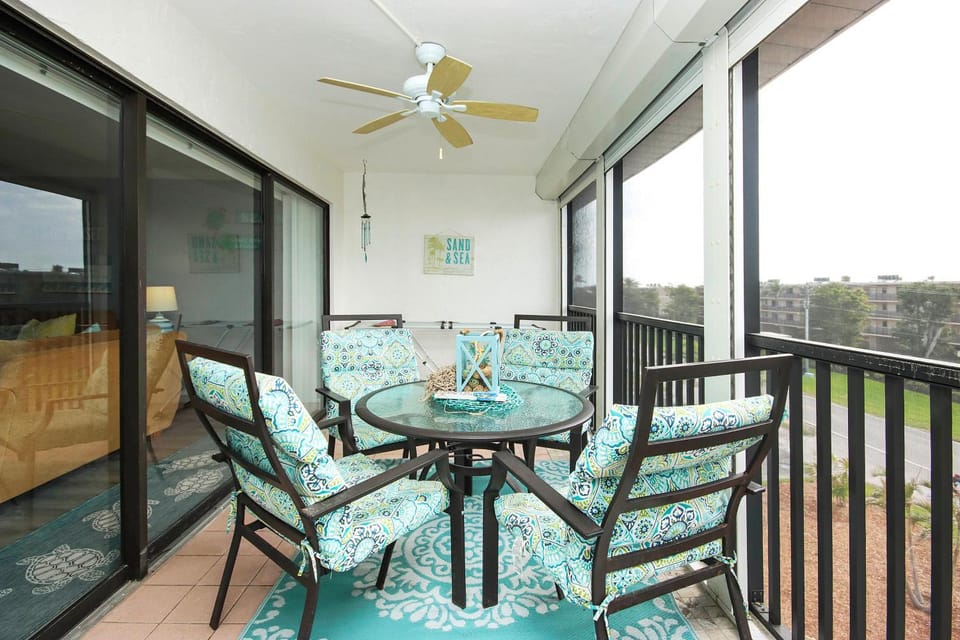 Patio, Balcony/Terrace, Seating area