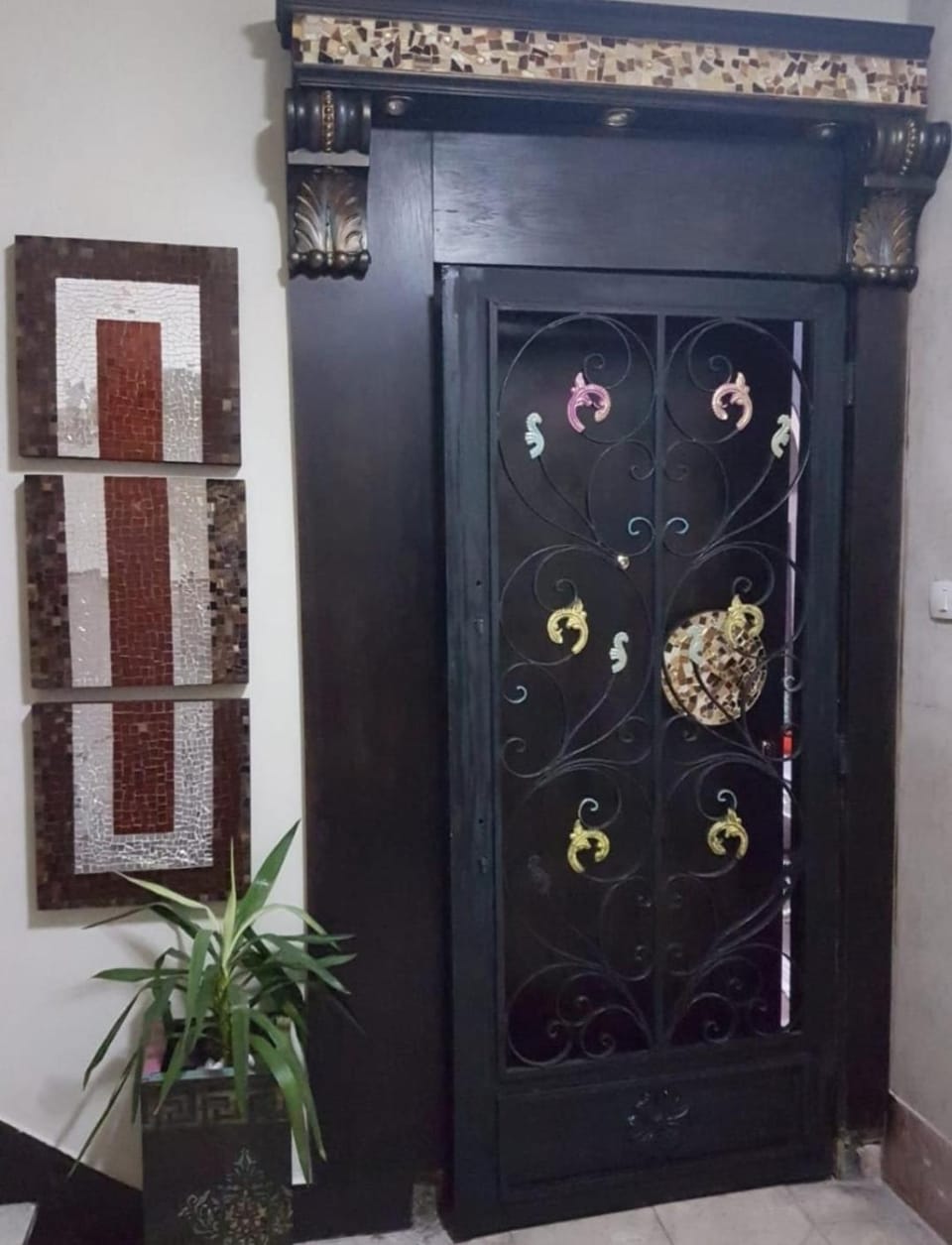 Facade/entrance
