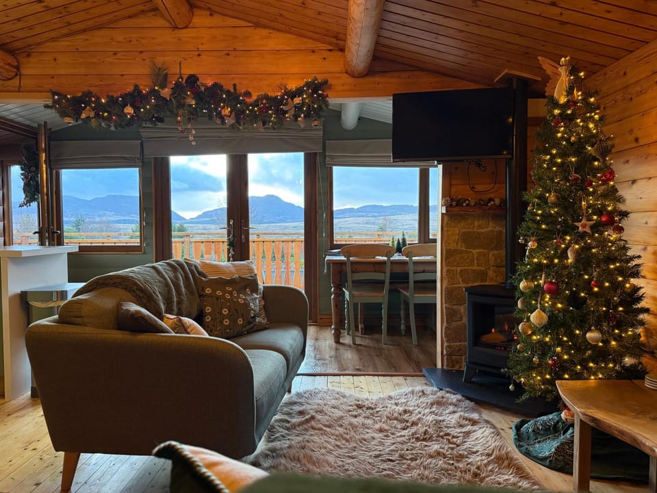 Beautifully Restored Log Cabin Cabin in Trawsfynydd