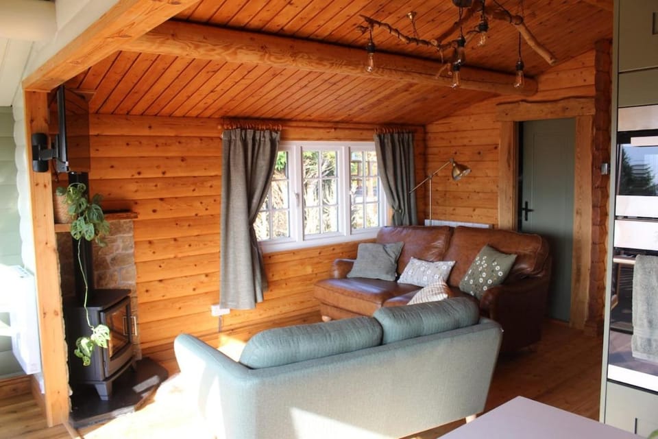 TV and multimedia, Living room, Seating area, fireplace