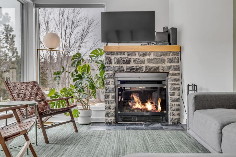 TV and multimedia, Living room, fireplace