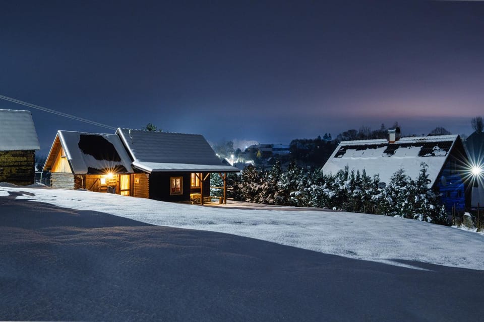 Property building, Natural landscape, Winter