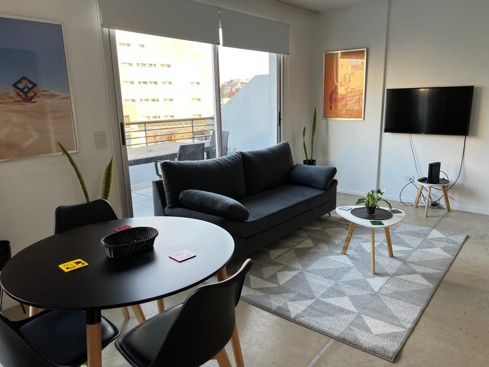 TV and multimedia, Living room, Seating area, Dining area