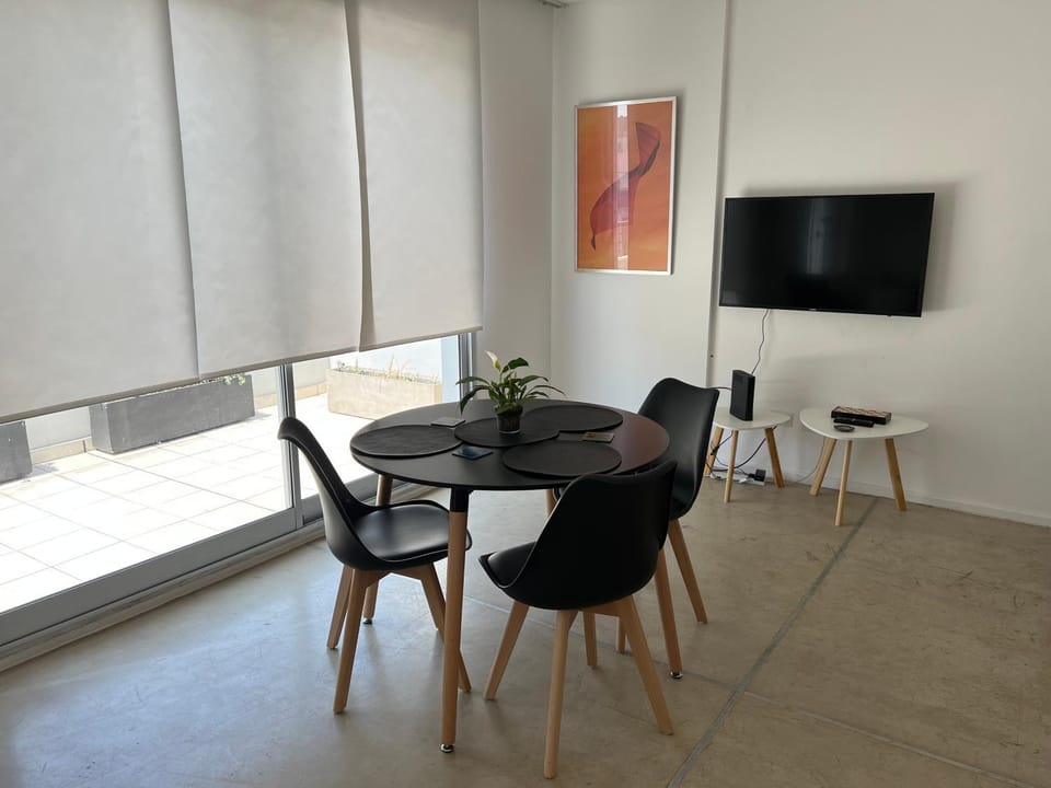 Communal lounge/ TV room, TV and multimedia, Dining area