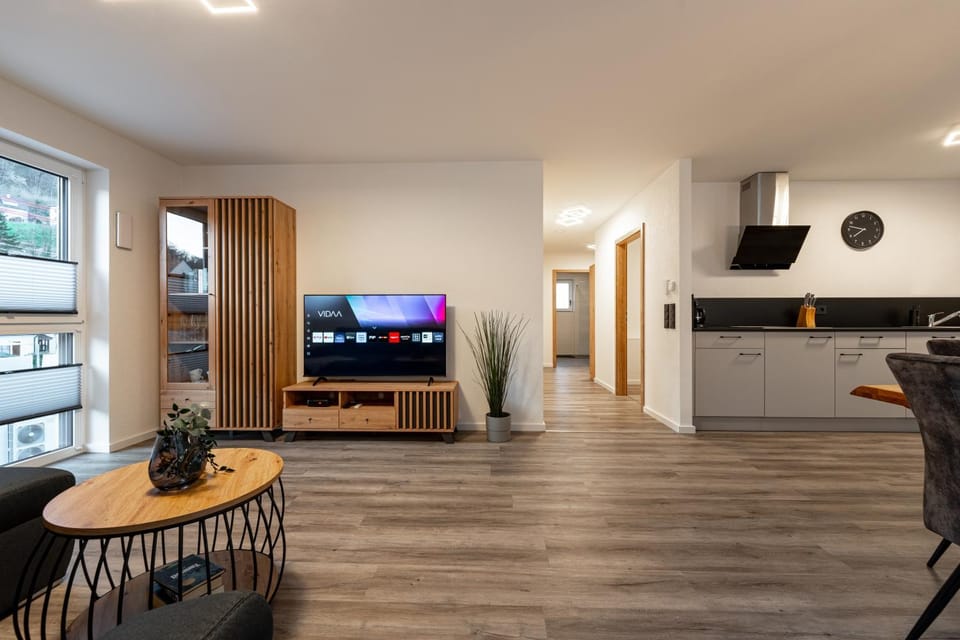Communal lounge/ TV room, TV and multimedia, Kitchen or kitchenette, Living room, Seating area, Dining area, Evening entertainment, pet friendly, stove