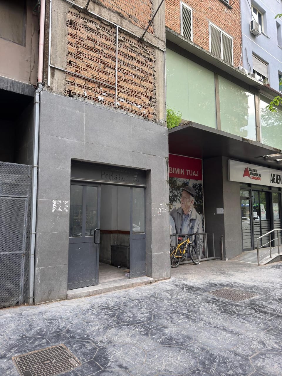 Property building, Facade/entrance